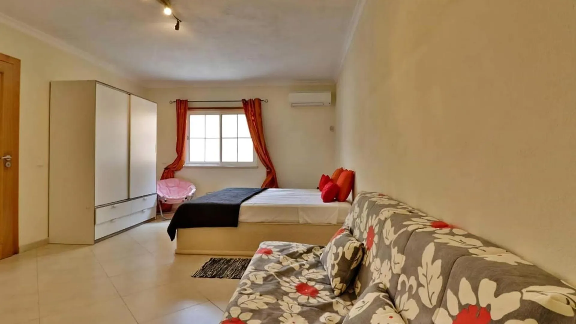 Villa Varandas Do Lago 5 Bedroom Villa Private Pool Table Tennis A Few Minutes Drive Between Vale Do Lobo And Quinta Do Lago